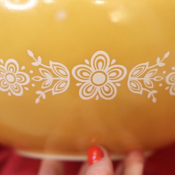 PYREX Butterfly Gold Cinderella Bowl Set of 4 - Picture 5 of 10